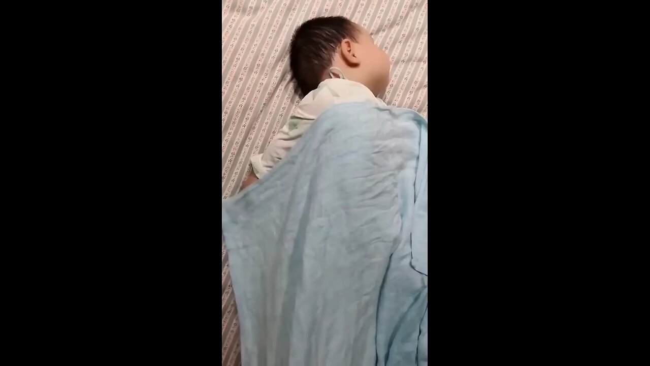 funny position of sleeping babies 🤣