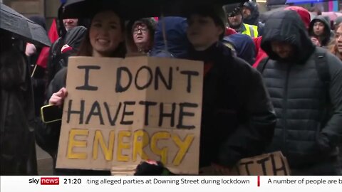 London Loudly Protest Against Unprecedented Inflation Crisis