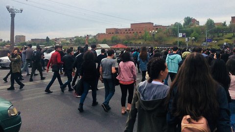 Peaceful Protesters Block Streets In Armenia's Capital After A Vote
