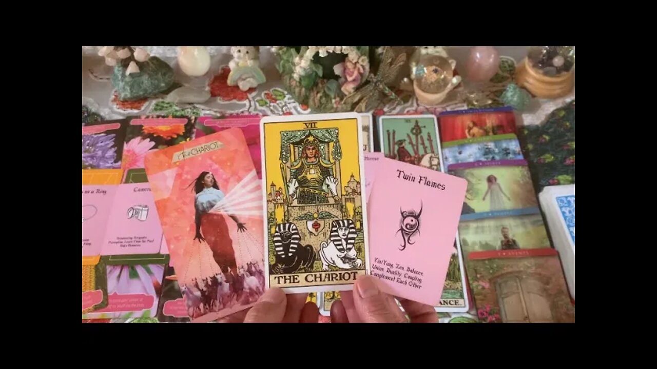 Leo ♌️ “Angels & Guides Are All Around You!” 👼🏼 April Tarot, Aura, Love and Flower Reading. 👑💐🌷