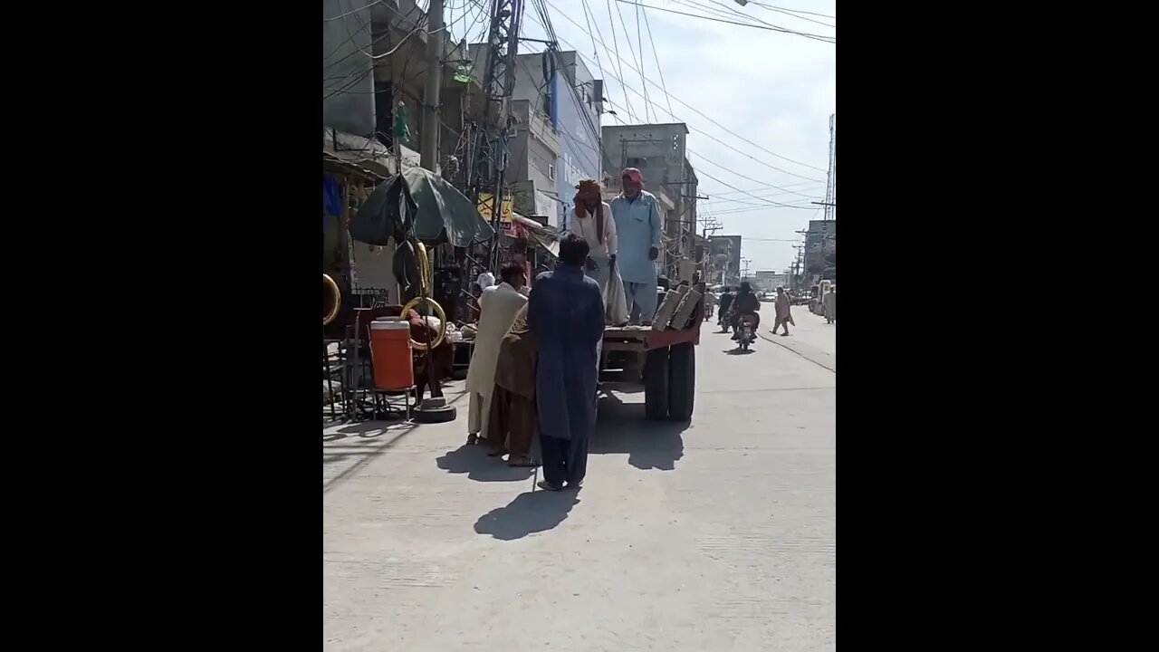 difficult labour life #viralvideo #trendingshorts @pakistanisairsapatee