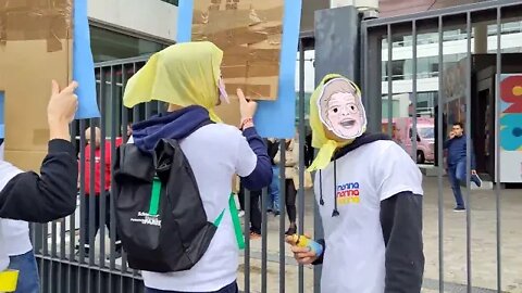 Quand de jeunes actifs veulent que leur Marque soit référencée chez Monop'- Un moyen comme un autre😁