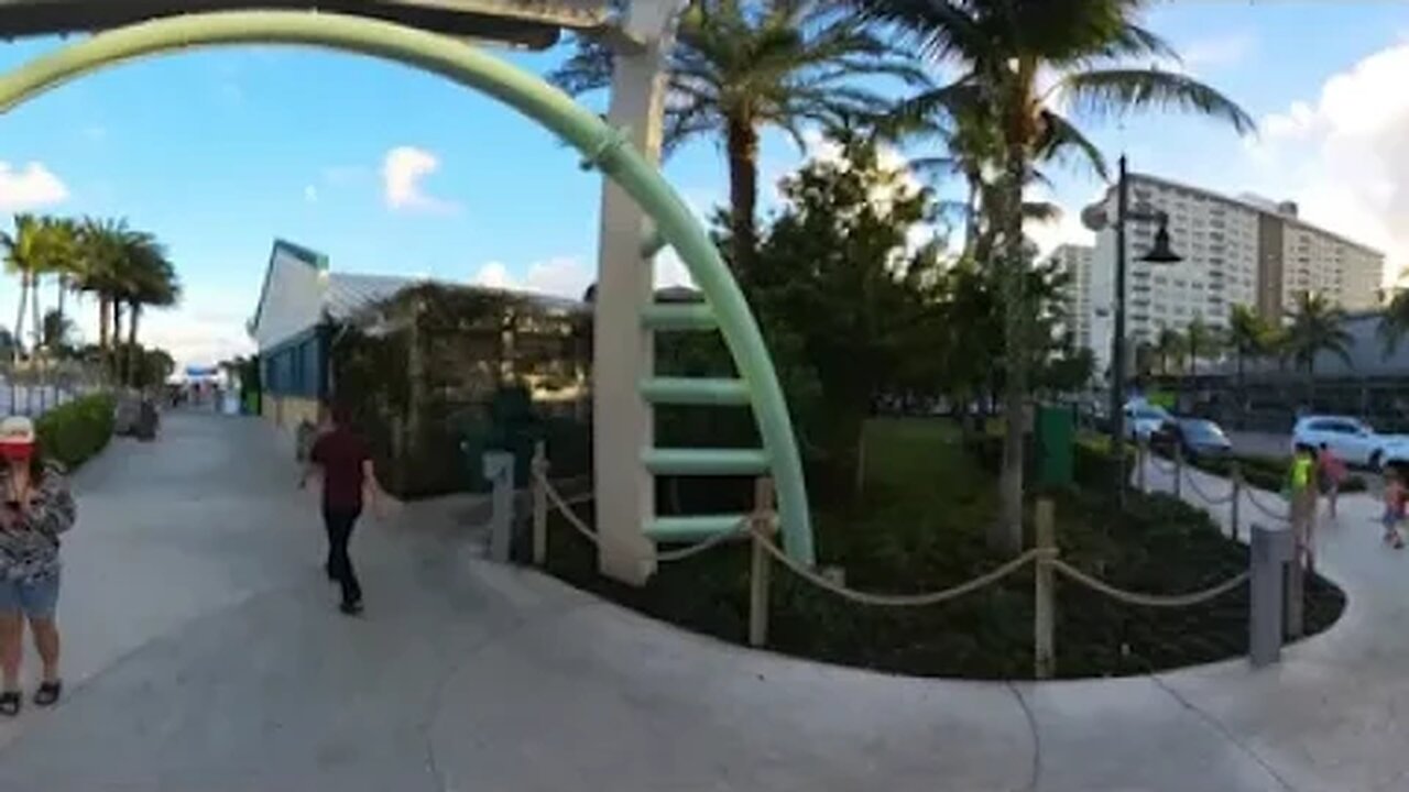The Pompano Beach Pier in 360°