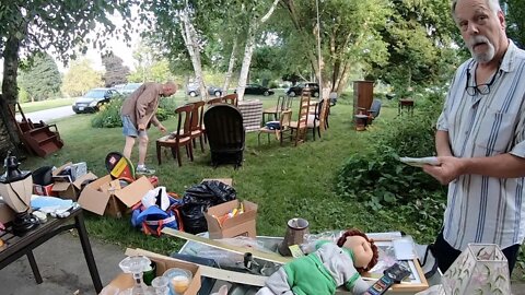 ONE QUESTION CAN CHANGE EVERYTHING AT A GARAGE SALE