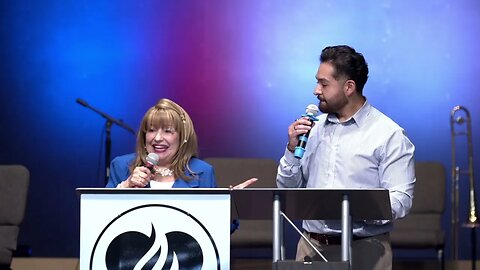 "Habitando en tu presencia": "Abiding in your presence"
