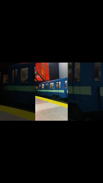 Stunning older metro #viralvideo #montreal