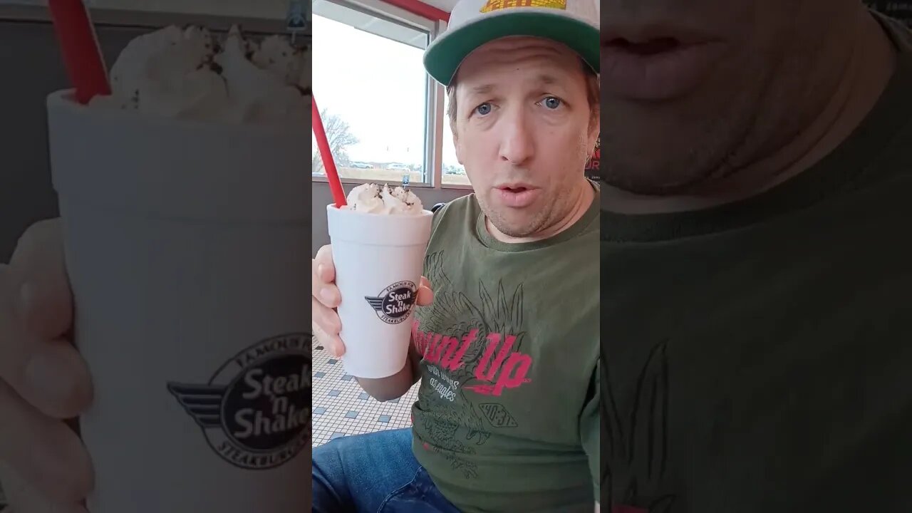 Look Who We Found At Steak n Shake! 🧶