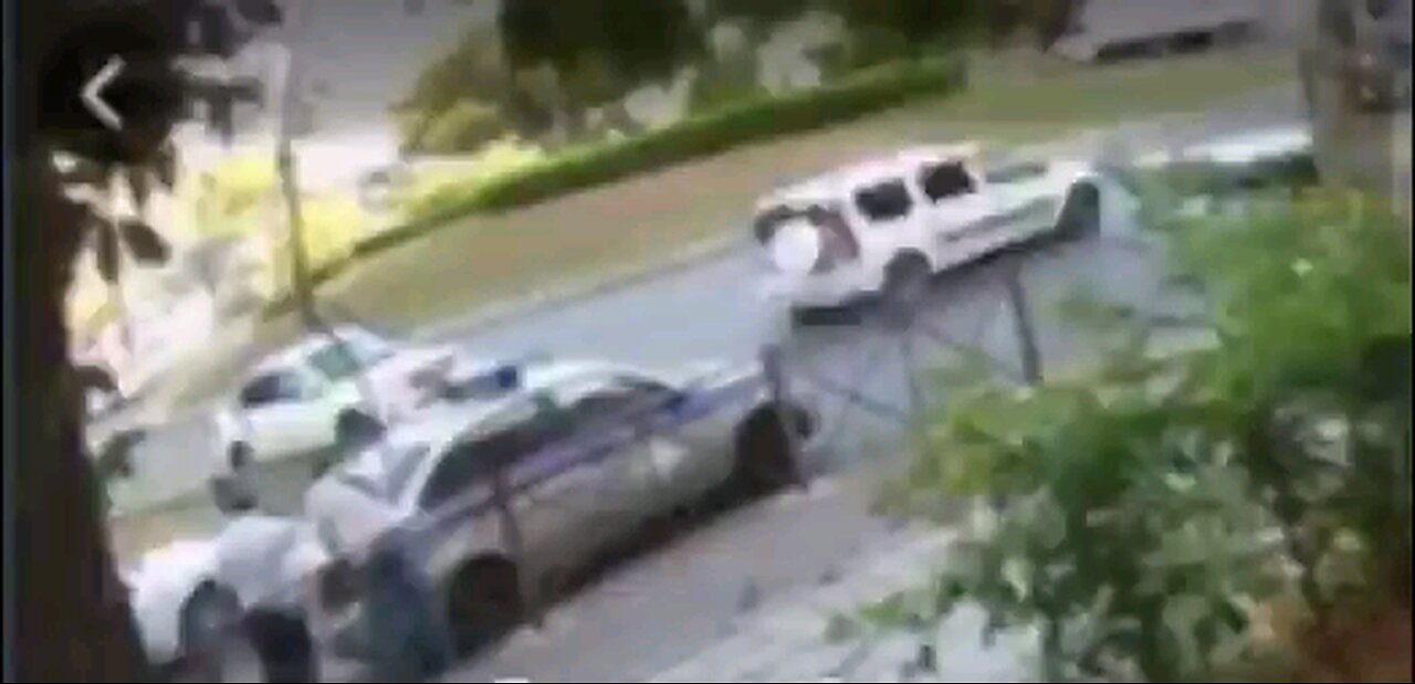 Russia. Footage of a the attack on traffic police in Derbent.