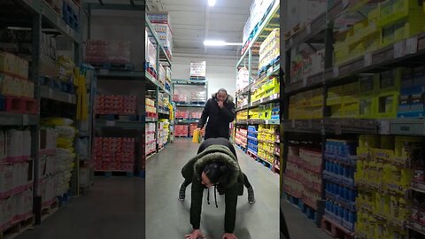 how I greet daddy when he comes to the supermarket with me #shorts