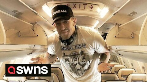 7-feet-tall man gets upgraded to first class for being too tall for economy