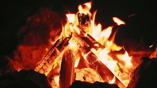 This Warm Crackling Fireplace Ambience will make you feel cozy!