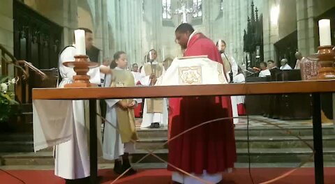 SOUTH AFRICA - Cape Town - The Blessing of the Animals(video) (X9u)