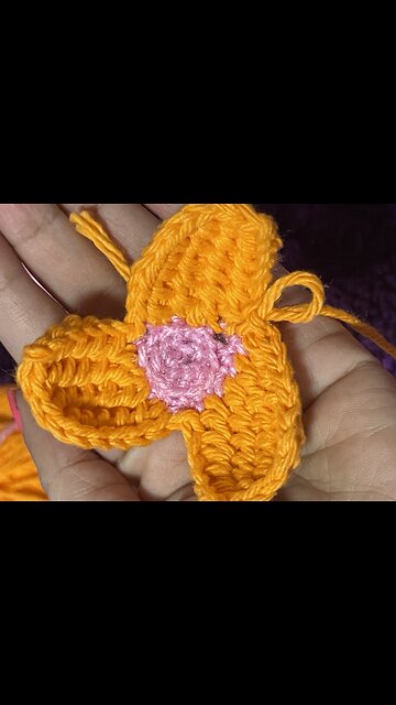 Easy way to enclose the edge of the flower/super easy flower #crochet #art #craft