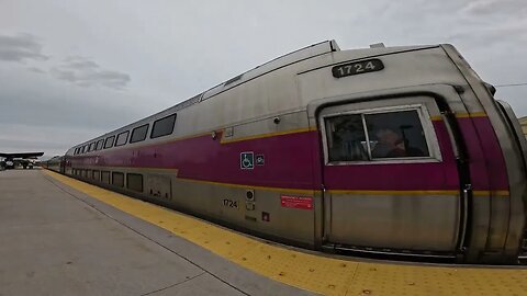 Commuter Rail Salem MA 4K Train Arriving: JustUsBoston.com Road Trip 🚊🚉🚇🚆 Halloween Fall Events