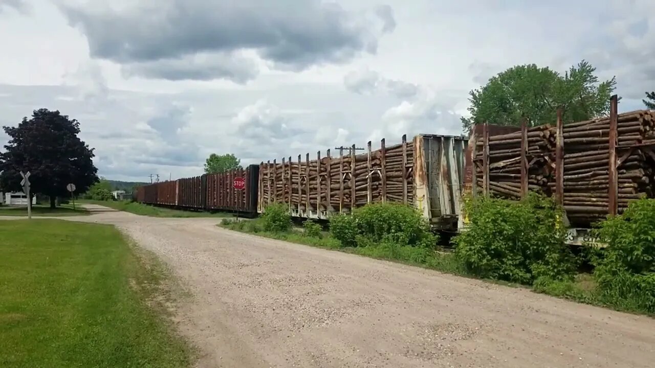 Chatting About A Violin Playing Professional Panhandler While Watching A Train! | Jason Asselin