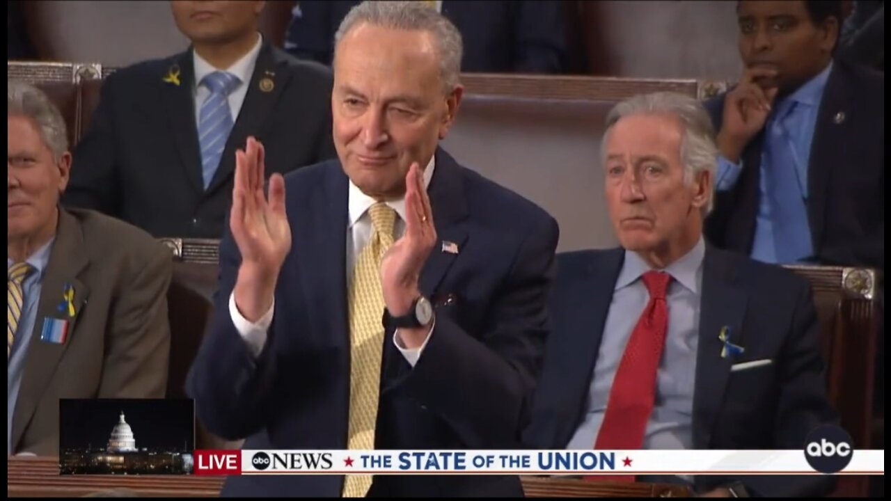 Sen Schumer Awkwardly Claps By Himself