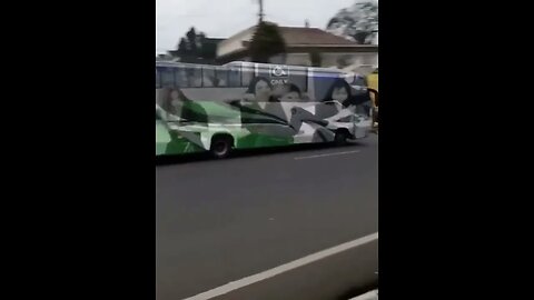 Не отвлекать водителя во время движения. ☝️