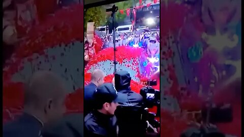 Recep tayyip erdogan's car in roses #erdoğan #turkey #receptayyiperdoğan #roses #inauguration