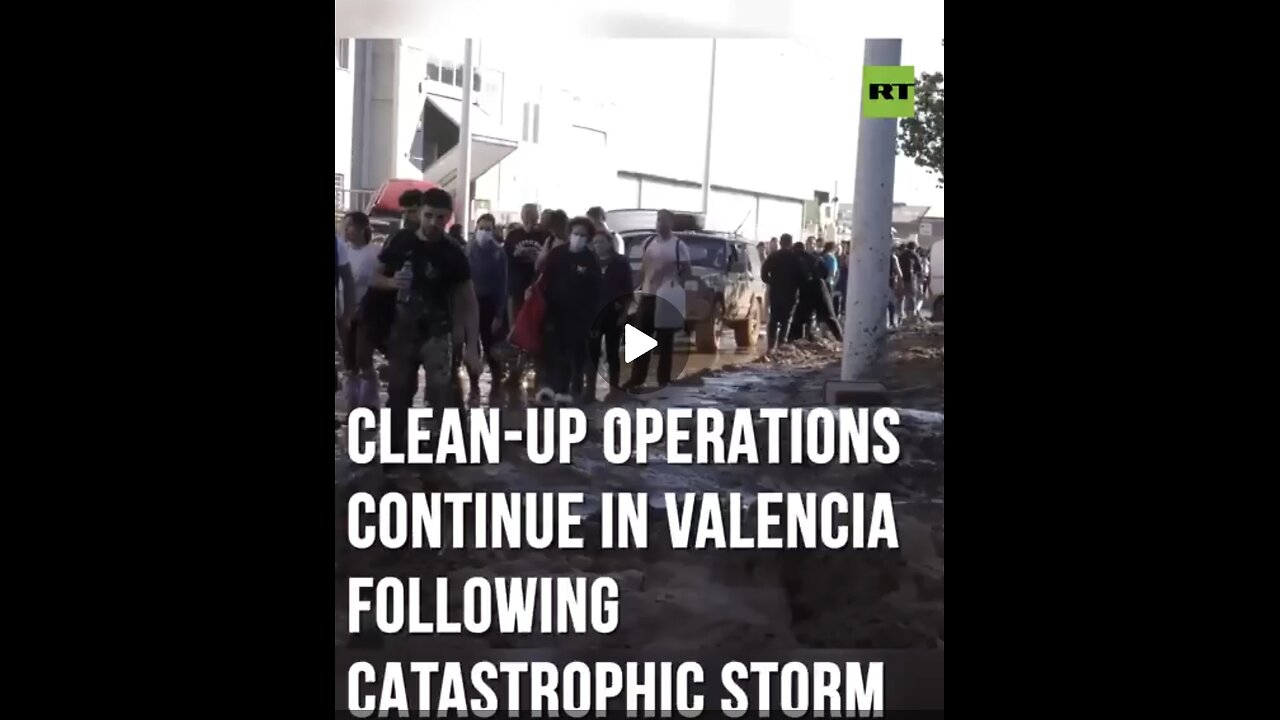 the cleanup in Spain’s Valencia after devastating flash floods