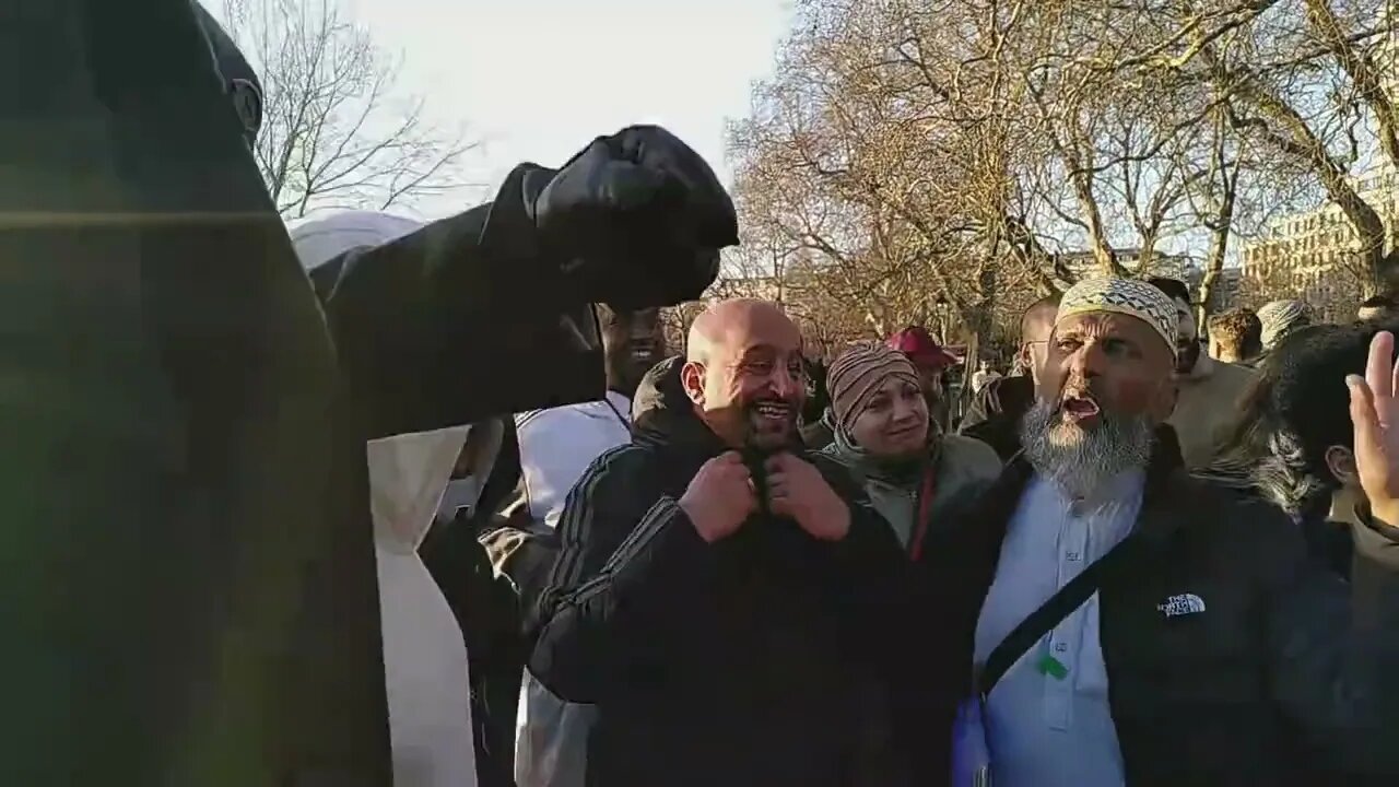 Preacher Daniel - Muslims Need Jesus And Not The Fake Isa - Speakers Corner