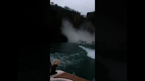 ACCIDENT Kapal pesiar Guest dan Crew di saat melintas di Danau Brasil