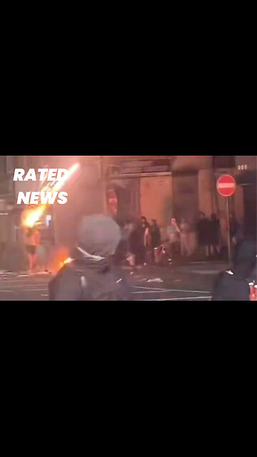 Liverpool Rioters Shoot Fireworks at Police, Officers Charge Back