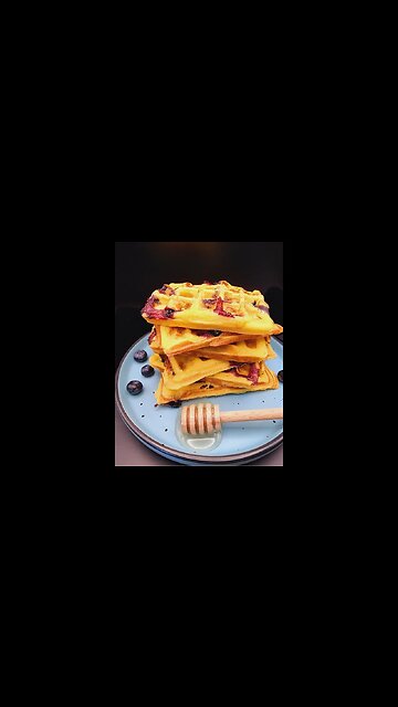 This is my favorite stuffed waffles recipe!😍How To Make the best Waffle! #shorts #waffle