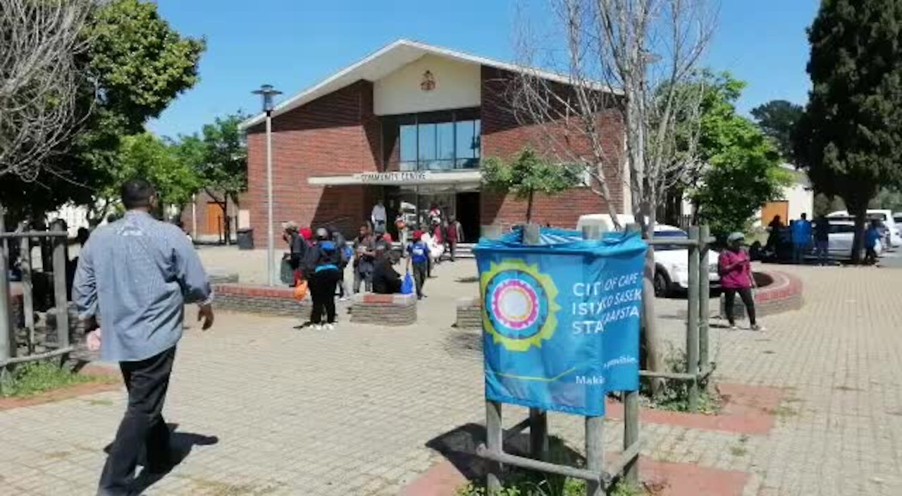 South Africa - Cape Town - World Homeless Day (Video) (F82)