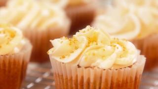 Banana Cupcakes with Lemon Frosting