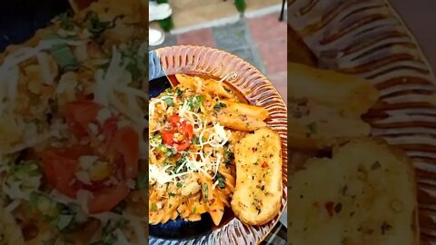 Girlfriend k sath dinner 😋#ytshorts #shorts #Food #Streetfood #UpFoodReview