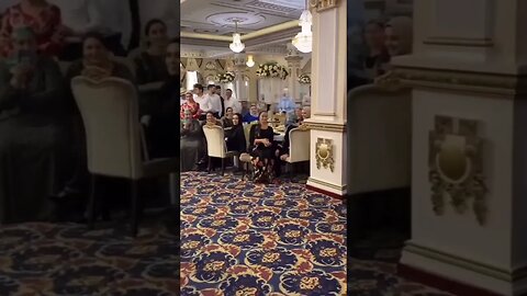 ДЕД ТАНЦУЕТ С КРАСОТКОЙ НА СВАДЬБЕ