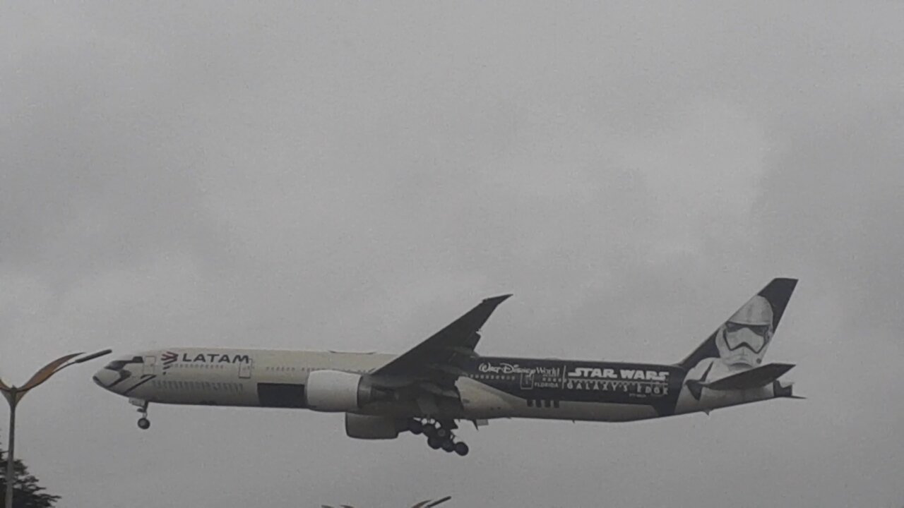 Boar 777-300ER PT-MUA, Guarulhos'dan Manausa enmədən əvvəl son yaxınlaşma