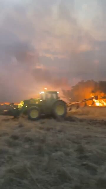 Framers in Greece try prevent fires from spreading