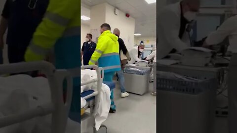 Napoli, litiga con il medico all'ospedale del Mare