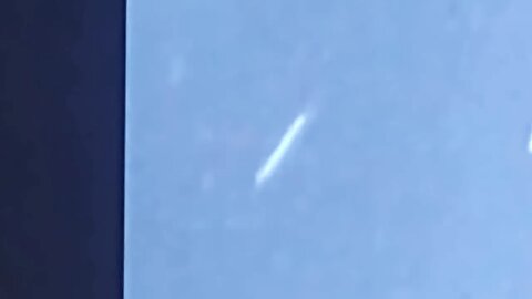 cigar UFO flyby