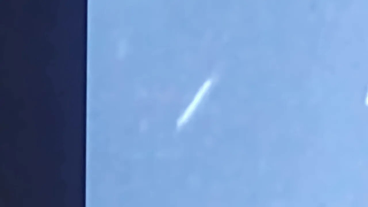 cigar UFO flyby