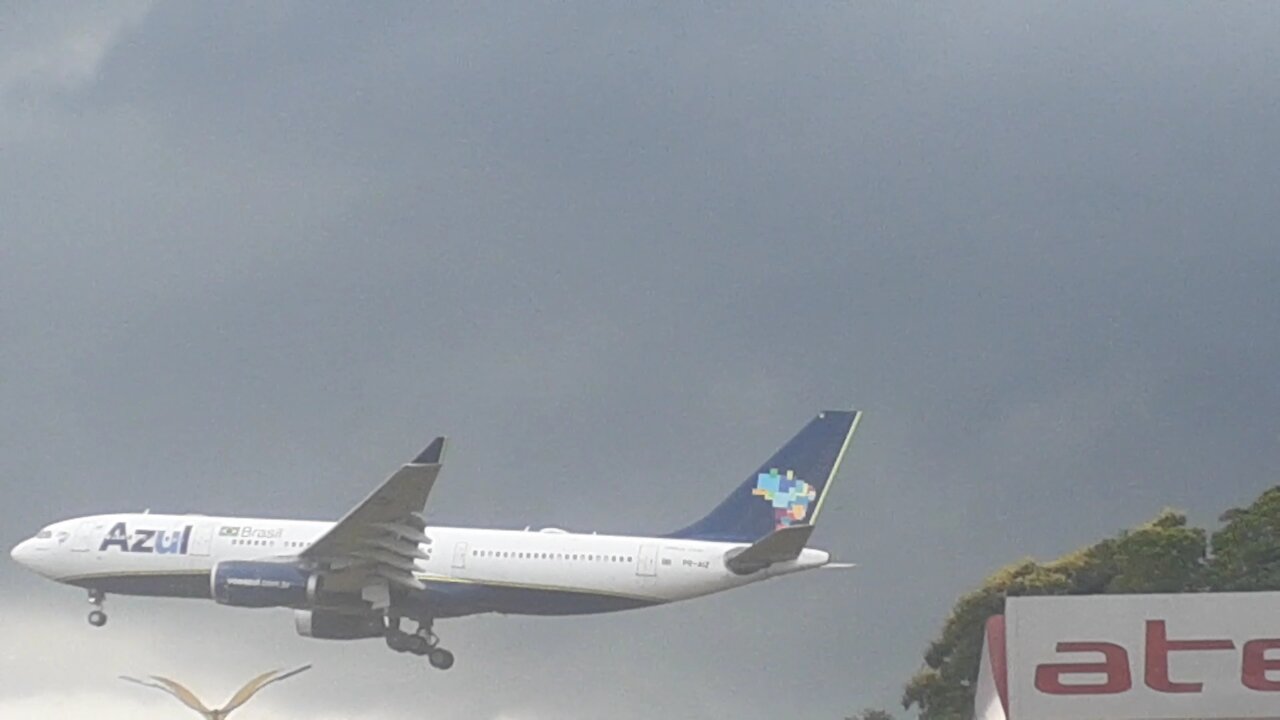 Airbus A330 PR-AIZ na aproximação final antes de pousar em Manaus vindo de Campinas