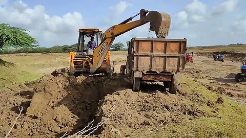 JCB LOADING DIRT IN TRACTOR JCB WORK IN RIVER DIRT જેસીબી વિડીયો #jcb #tractor