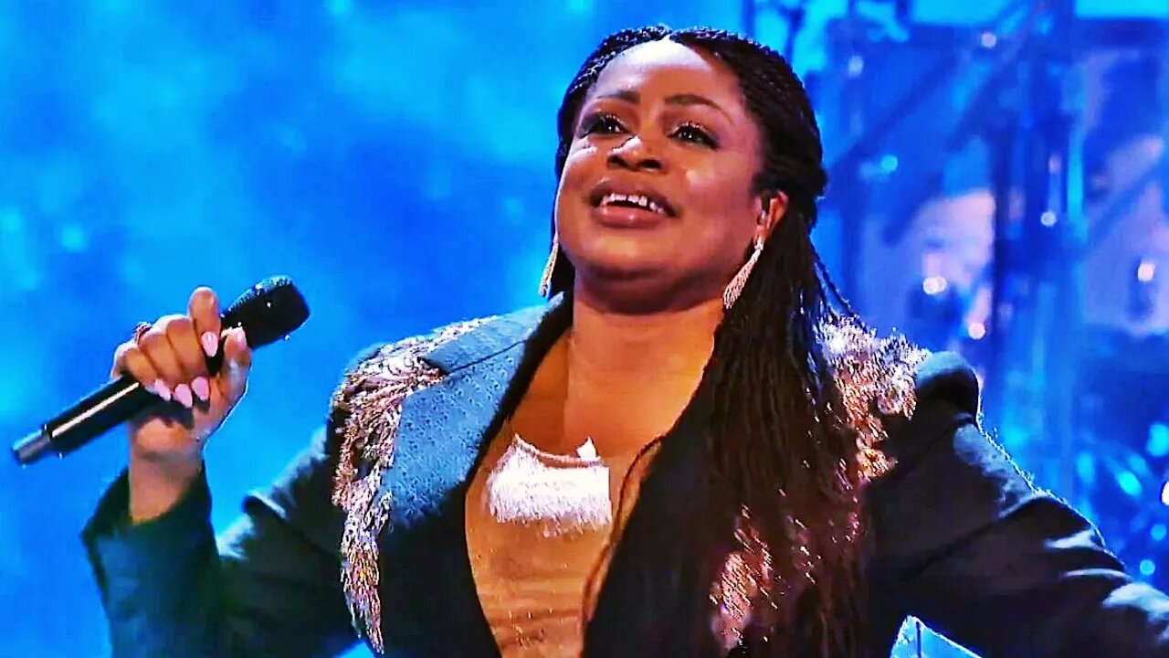 Com Unção🔥 SINACH Canta '' Caminho no Deserto '' na Maior Igreja da América ♦ Lakewood Church