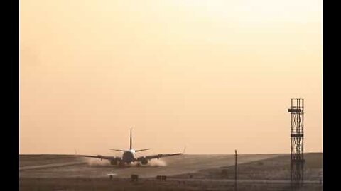 Fly laver dramatisk landing i Leeds lufthavn