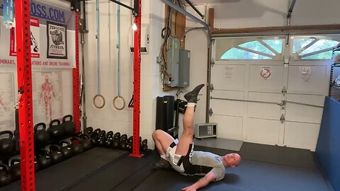 Single Leg Bridge: Work the Posterior Chain @TheMasterPhil