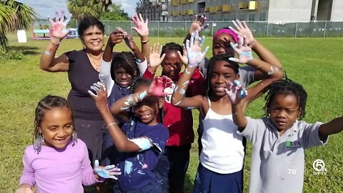 West Palm Beach teacher raises money to buy laptops for students in need