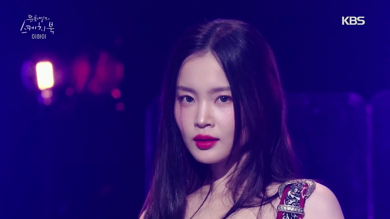 Lee Hi - Red Lipstick (Live at Kbs World TV)