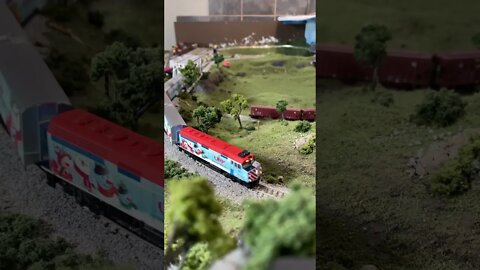 N Scale Christmas train
