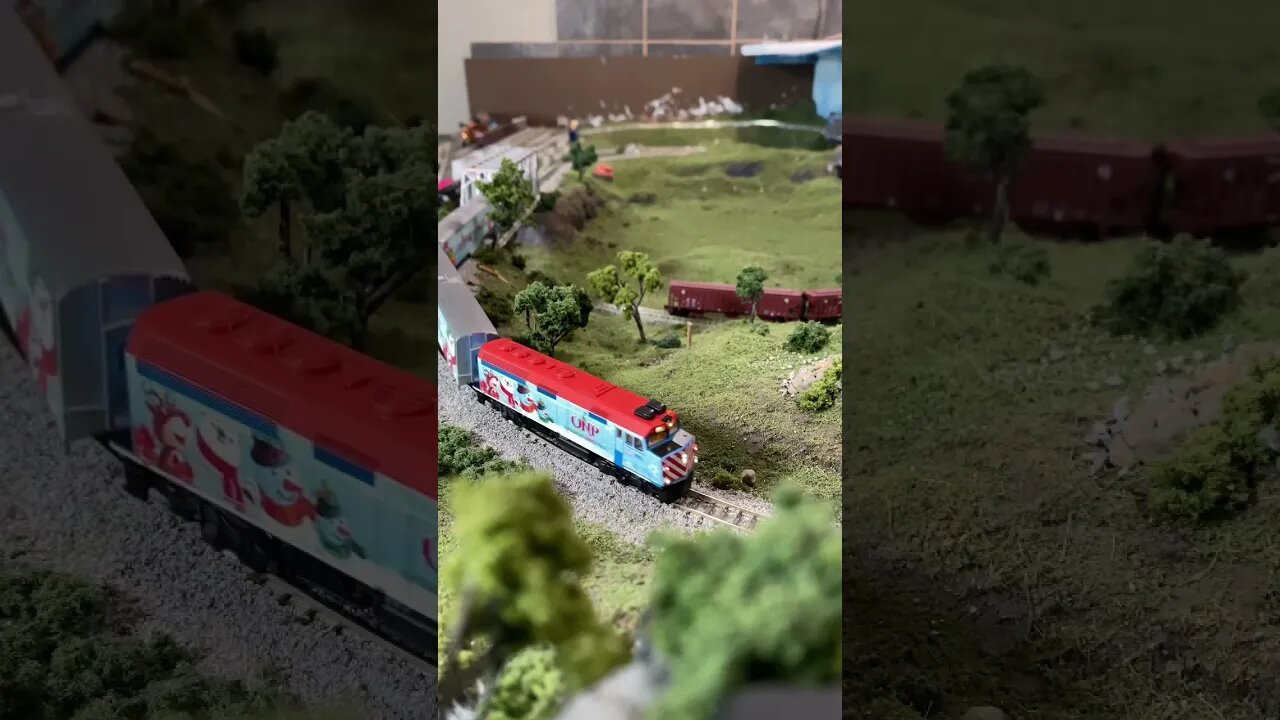 N Scale Christmas train