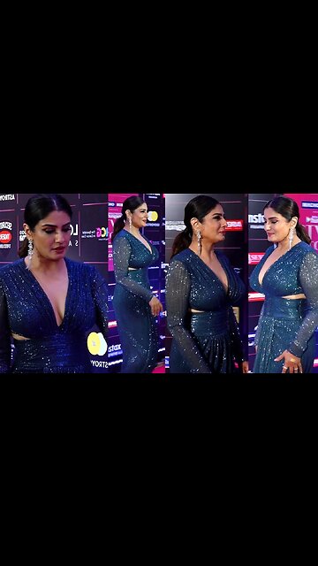 Uff Aaj Bhi Ekdum Kadak 😱 Raveena Tandon Cross All Limits Of Boldness Flaunts Huge Figure At Awards