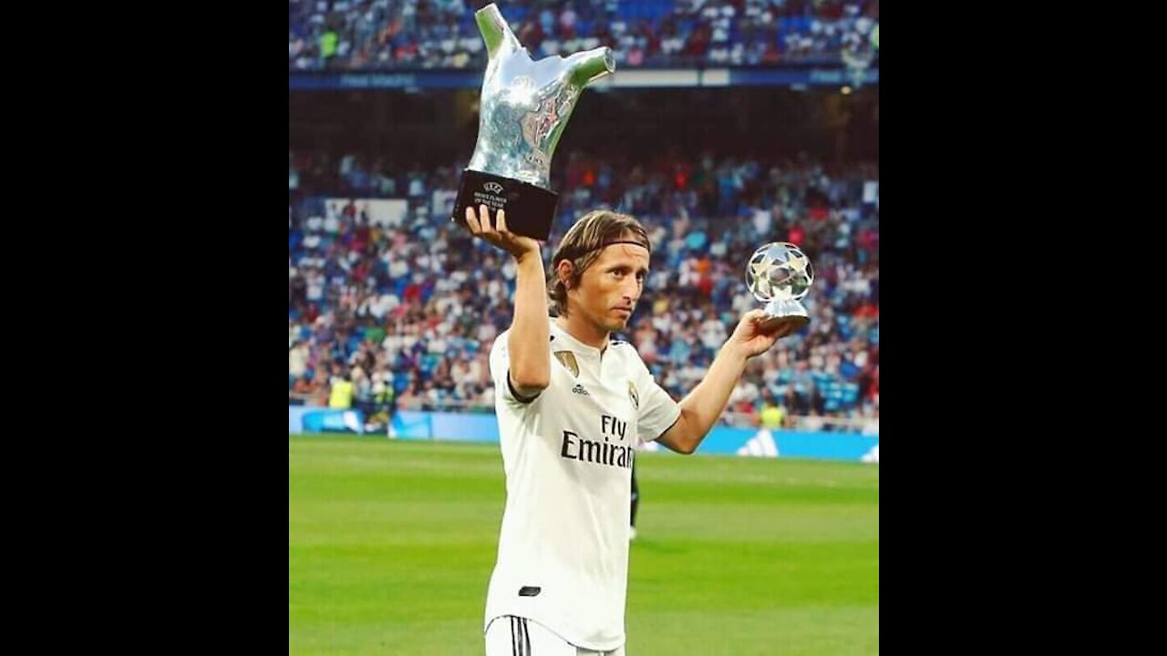 luka modric la fotbolista de rael madrid