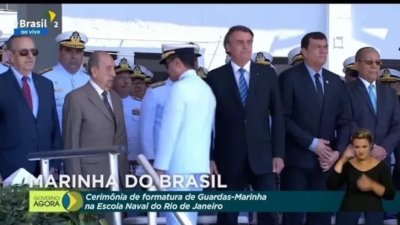 Bolsonaro participa da Cerimônia de formatura de Guarda-Marinha na escola Naval RJ