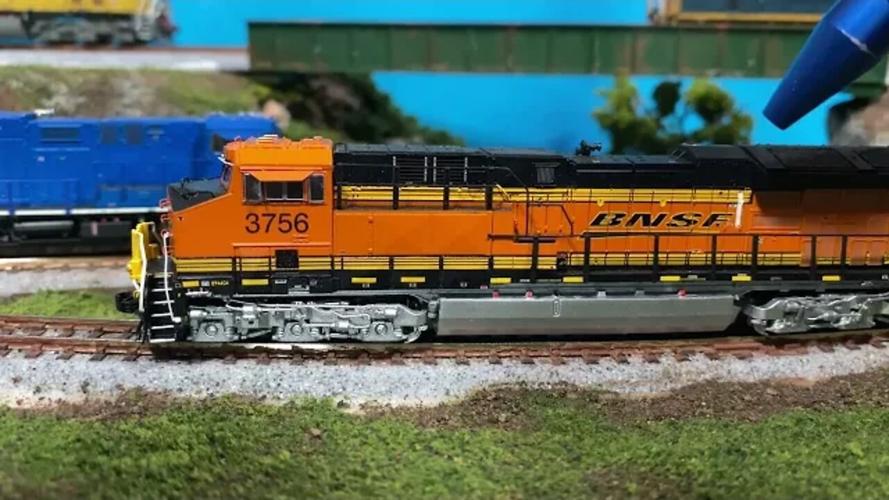 Review: N Scale Scaletrains.com T4 Gevos with Sound