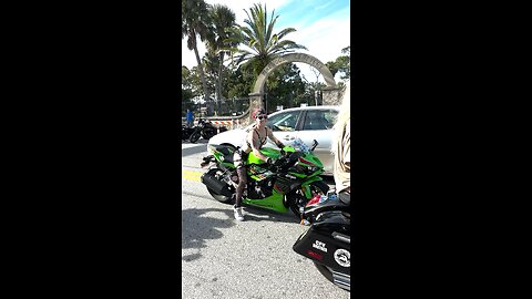 Biker Girl on Kawasaki ZX6 #kawasaki #bikergirl #zx6 #motorcycle #bike #motorbike